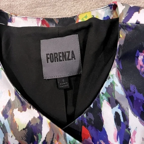 FORENZA WATERCOLOR ZIPPER CROP JACKET- SIZE S Office Siren - Picture 6 of 8